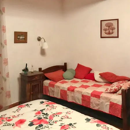 Maison Chaleureuse A Saint-privat, 80 M² Avec Cour. Saint-Privat (Herault)