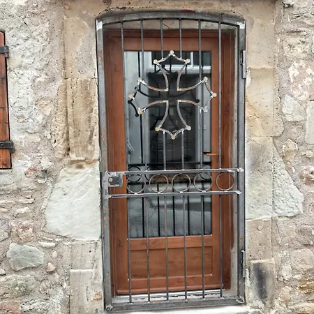 Maison Chaleureuse A Saint-privat, 80 M² Avec Cour. Ferienhaus Saint-Privat (Herault)