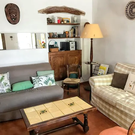 Maison Chaleureuse A Saint-privat, 80 M² Avec Cour.