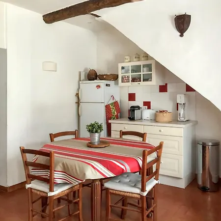 Ferienhaus Maison Chaleureuse A Saint-privat, 80 M² Avec Cour.